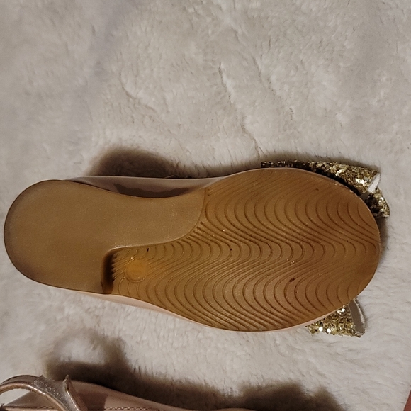 Itty bitty toes - Picture 2 of 2